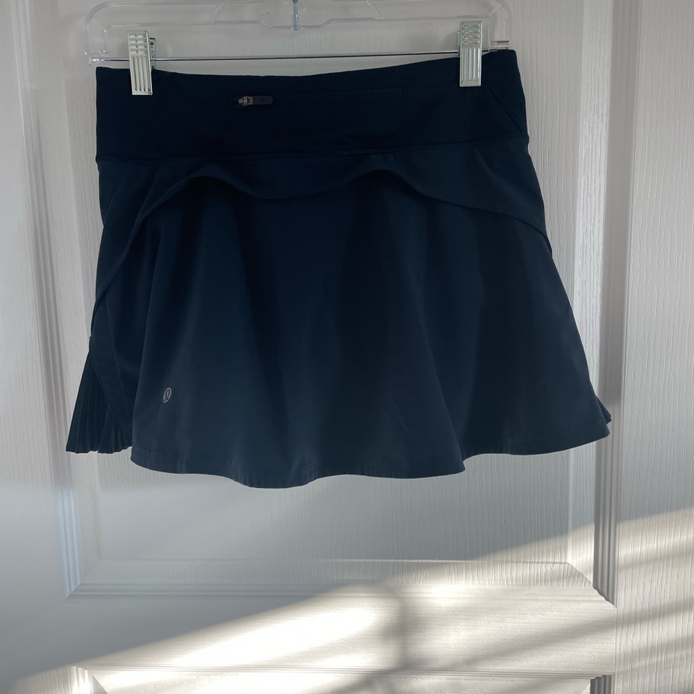 Lululemon Navy Play off the Pleats tennis skirt Sz 4